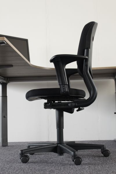 Nieuw gestoffeerde Ahrend 220 bureaustoel met garantie