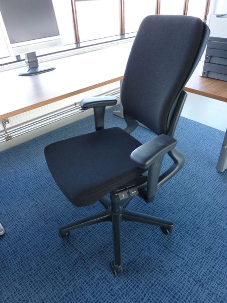Nieuwe gestoffeerde Ahrend 230 hoge rug bureaustoel